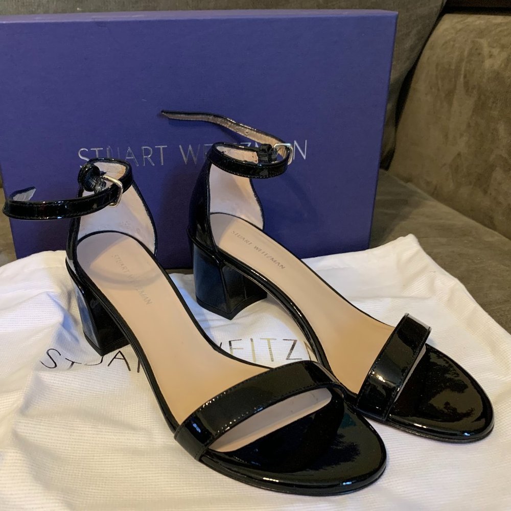 Stuart Weitzman Simple Sandals in Black